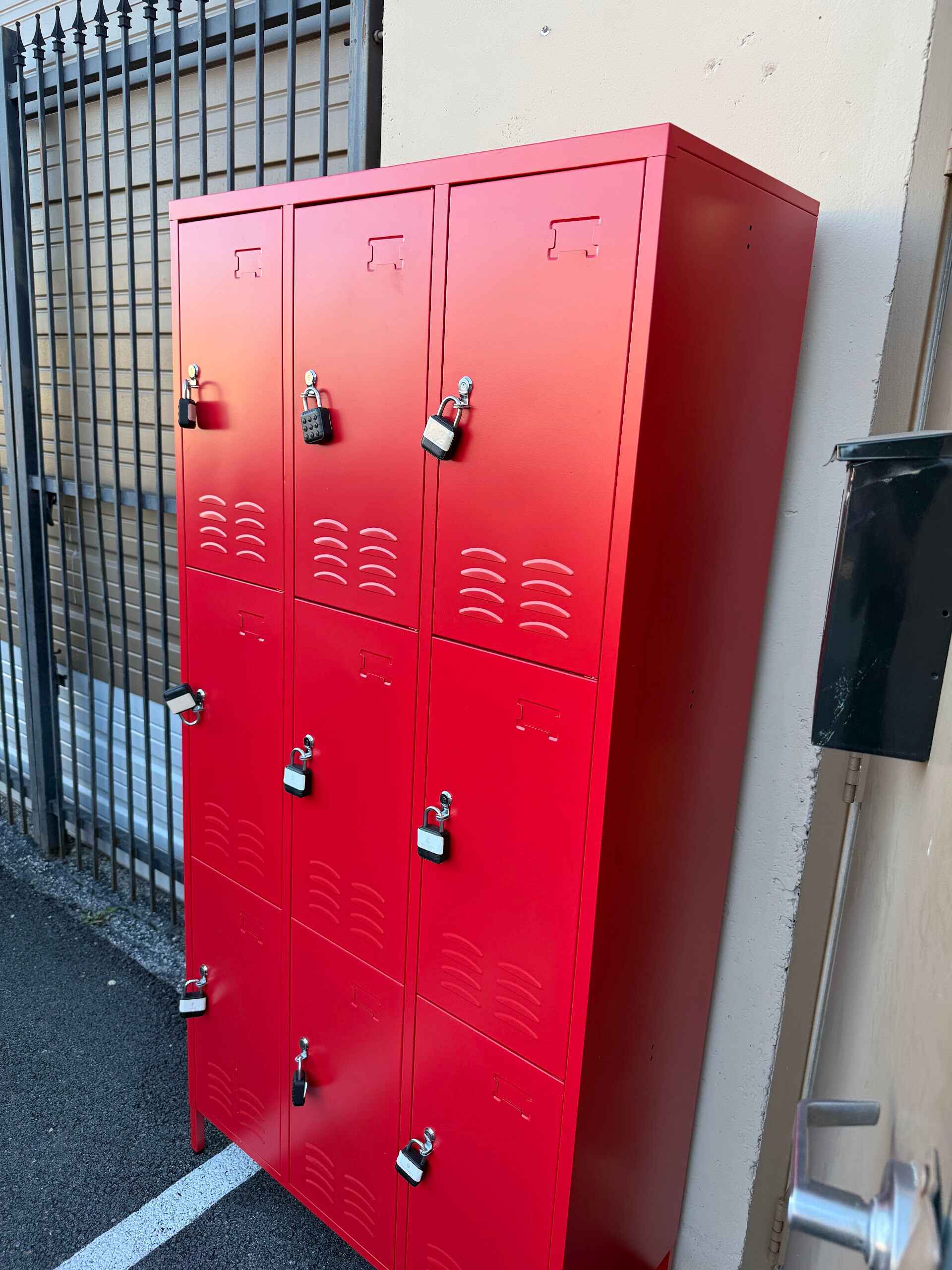 AMS Transfers 24/7 pickup lockers in Houston